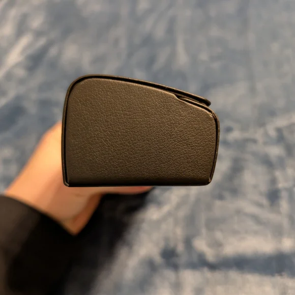 Quince Black Hardshell Eyeglass Sunglasses Case Soft Lined - Picture 4 of 4